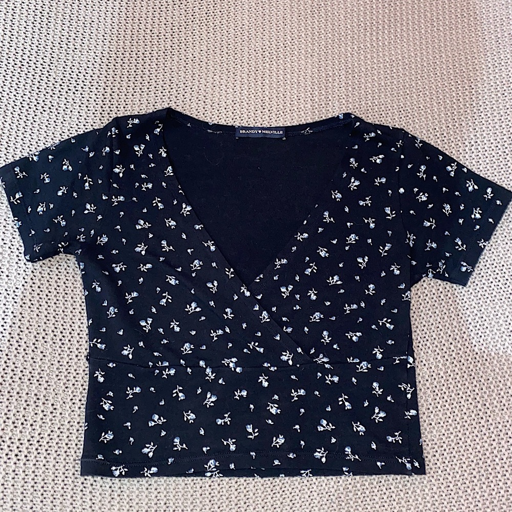 Brandy Melville Floral Crop Top💙